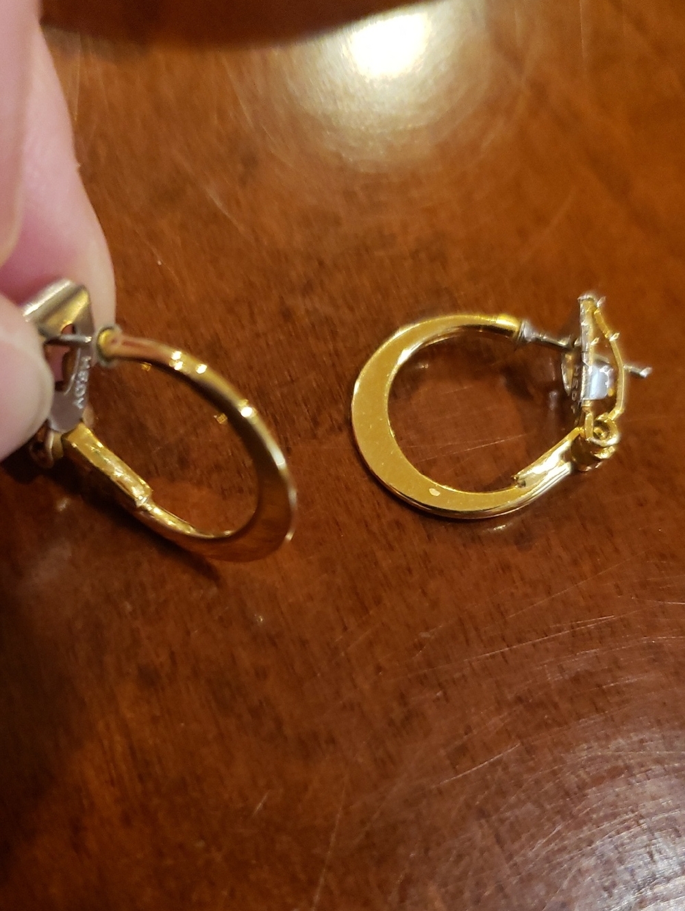 HEDY- Elegant Gold Hoop Earrings